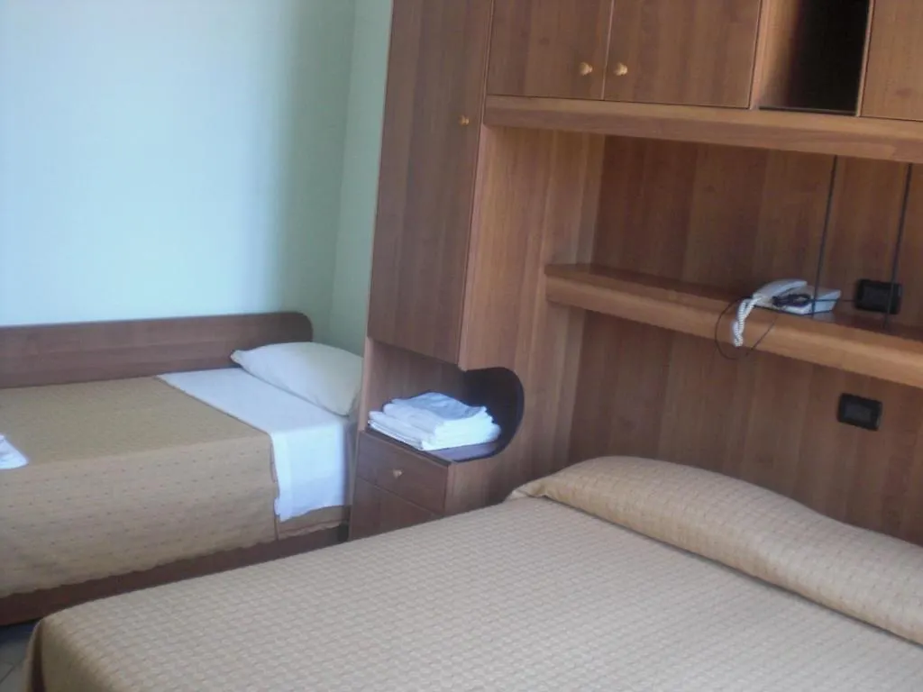 מלון רומא Albergo La Caravella