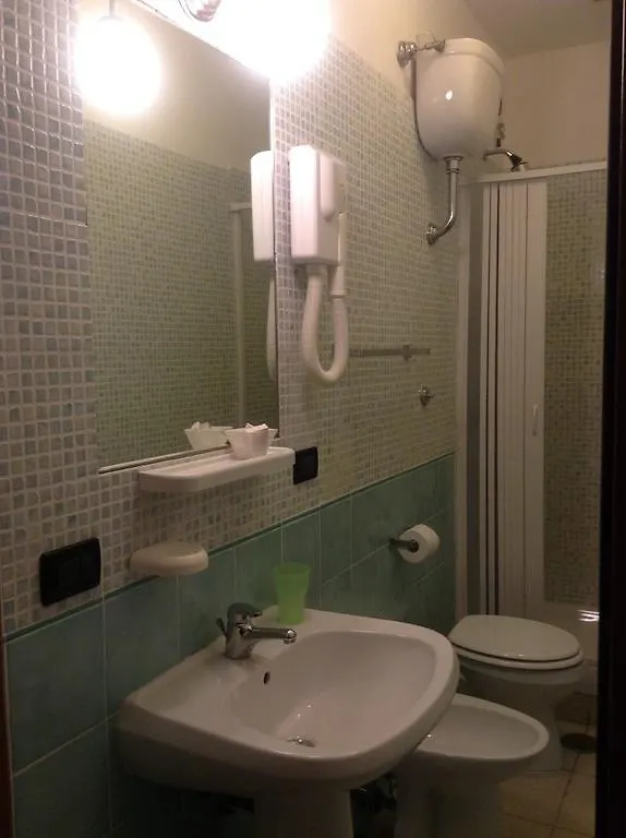 מלון רומא Albergo La Caravella