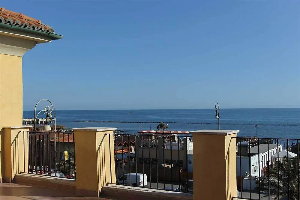 מלון רומא Albergo La Caravella